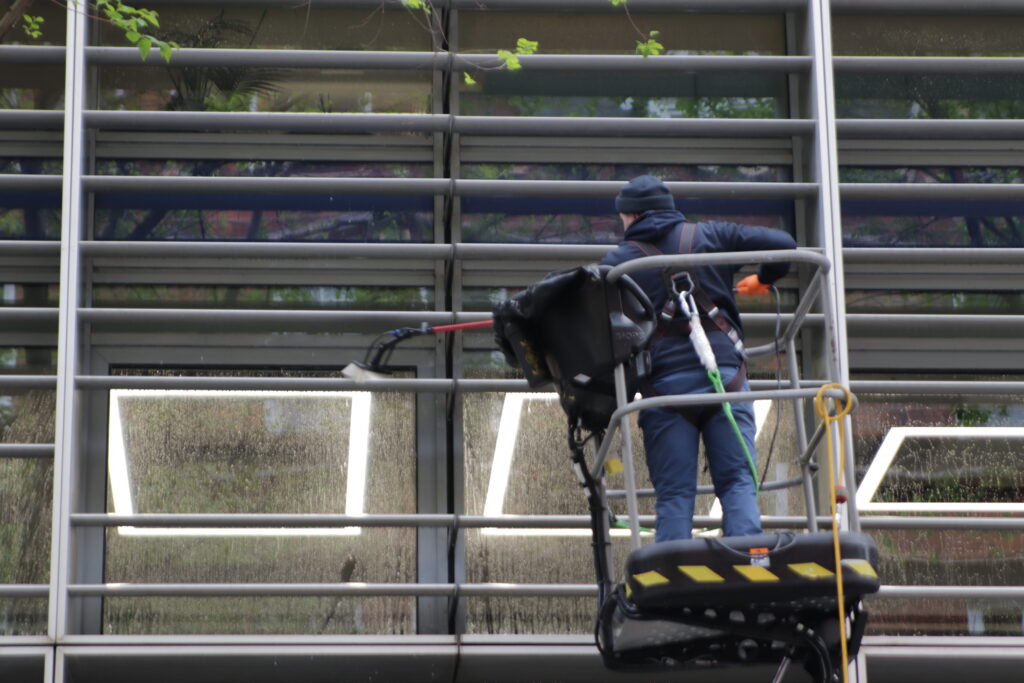 london commercial window cleaning