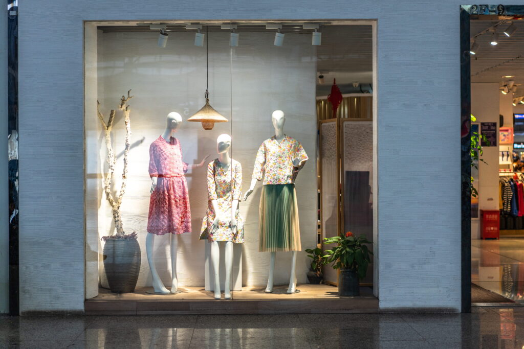 luxury retail glazing cleaning